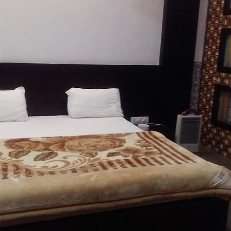 Hotel D2M Mansa ภายนอก รูปภาพ