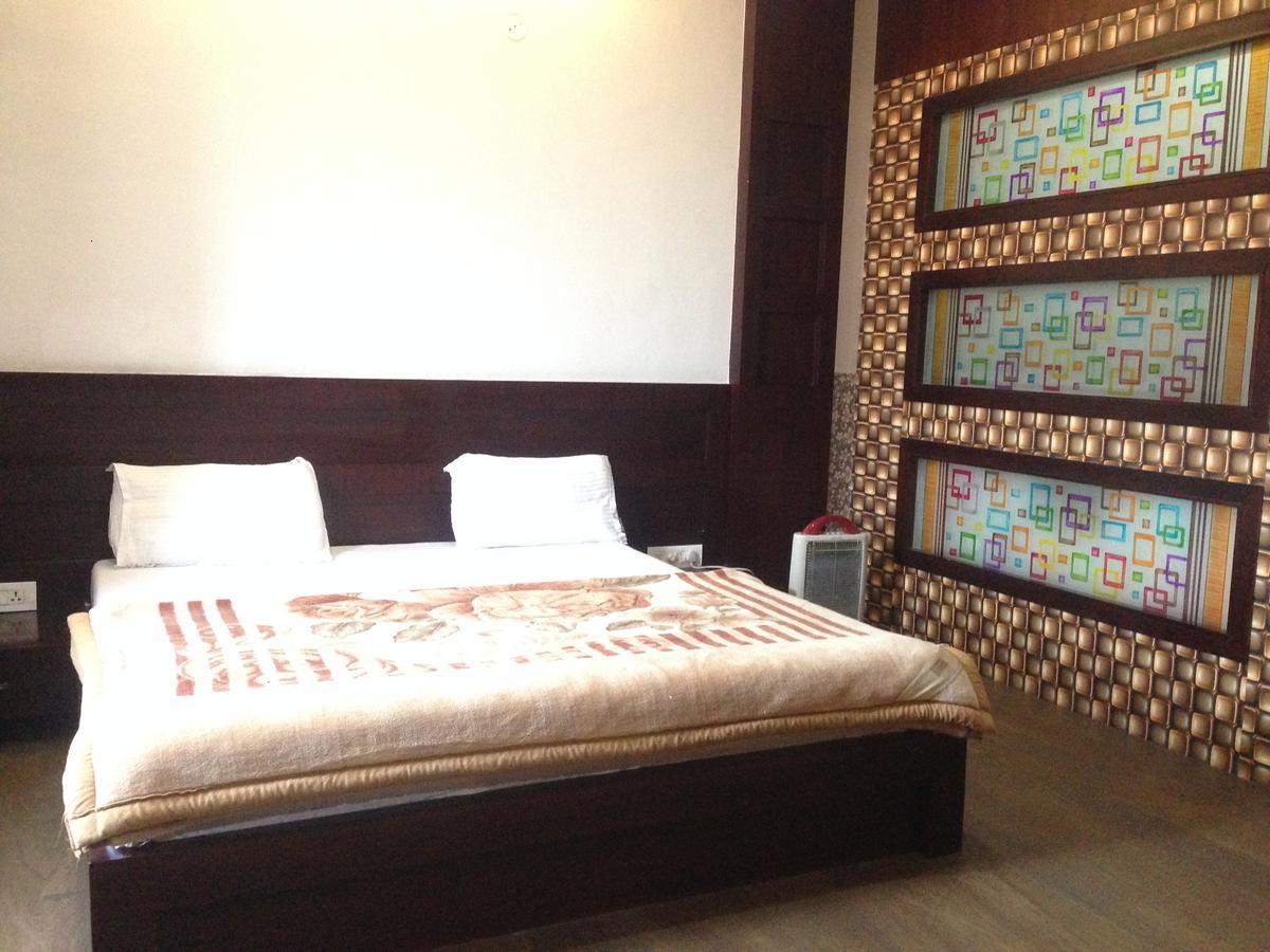Hotel D2M Mansa ภายนอก รูปภาพ