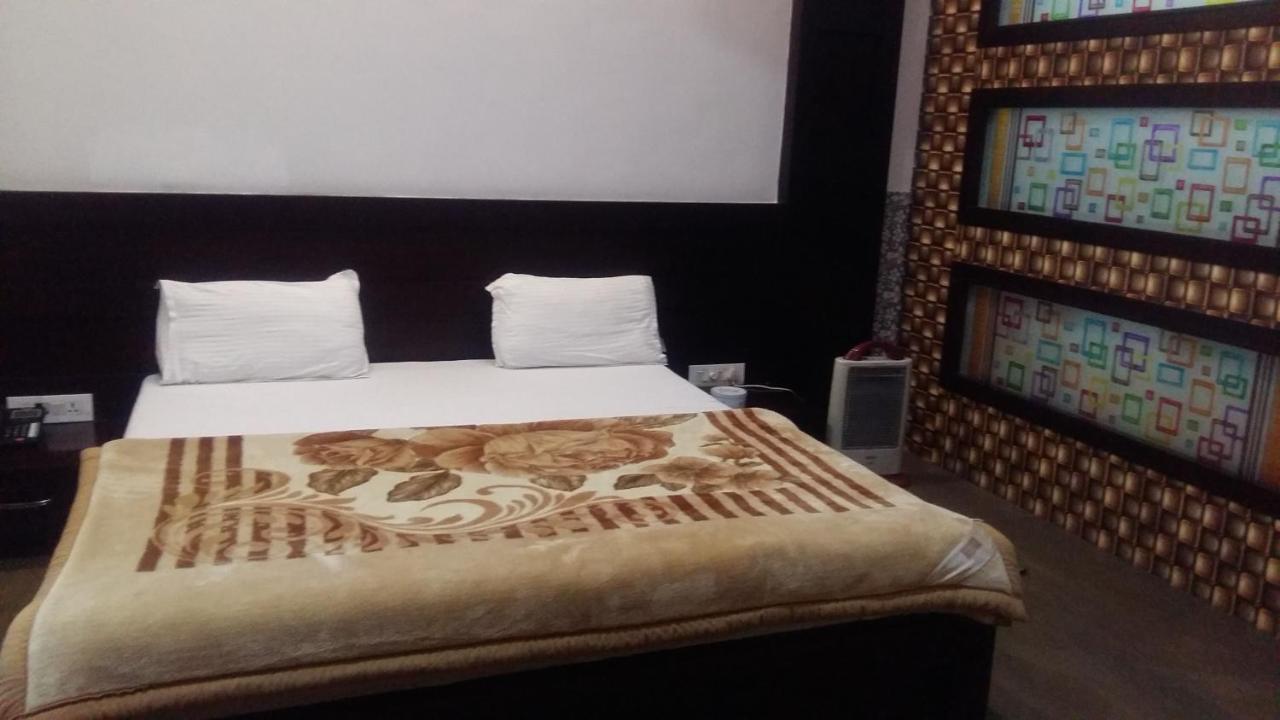 Hotel D2M Mansa ภายนอก รูปภาพ